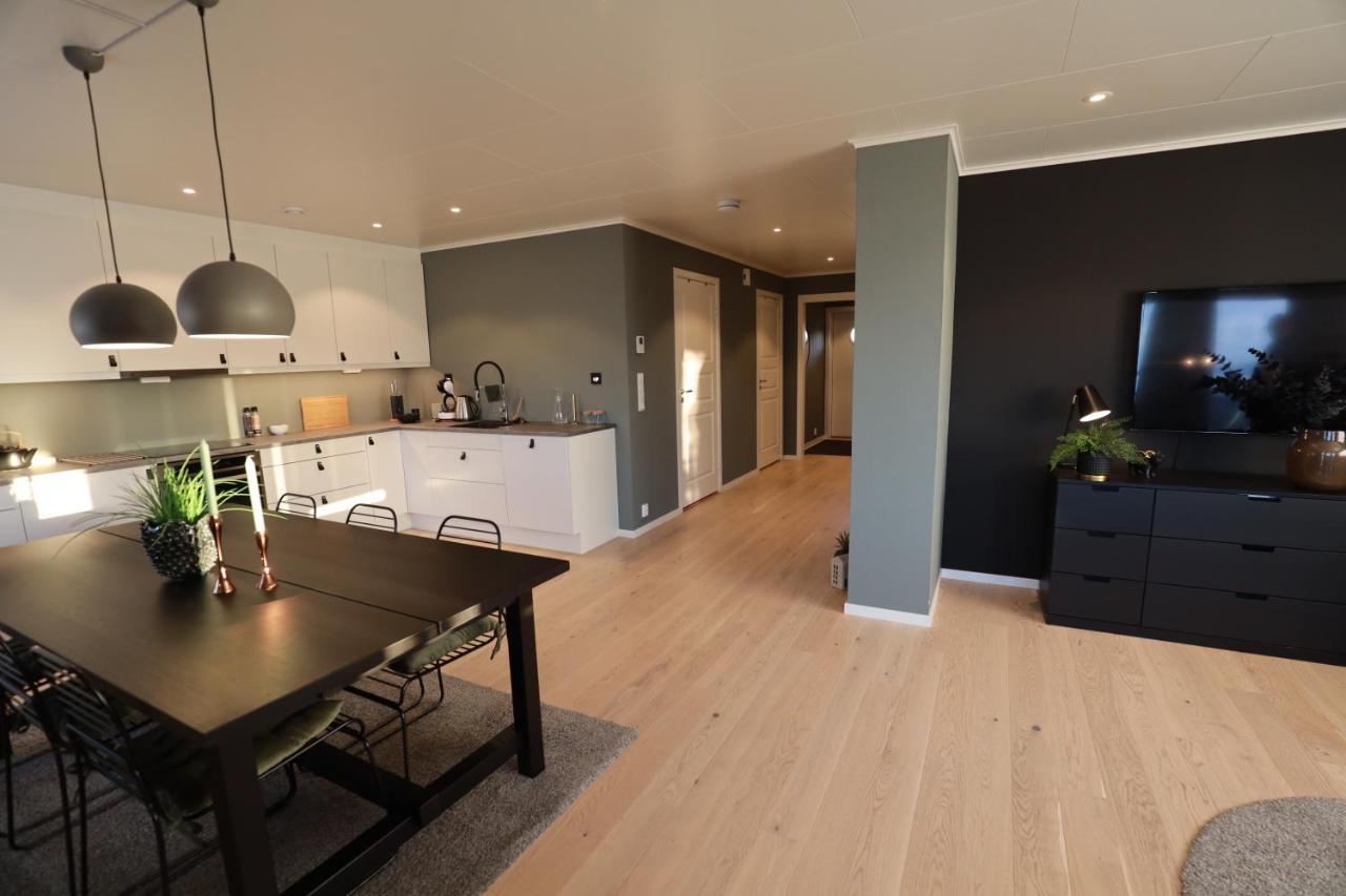 Modern Apartment With Seaview Hammarvika Bagian luar foto