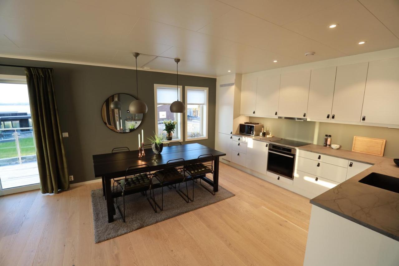 Modern Apartment With Seaview Hammarvika Bagian luar foto