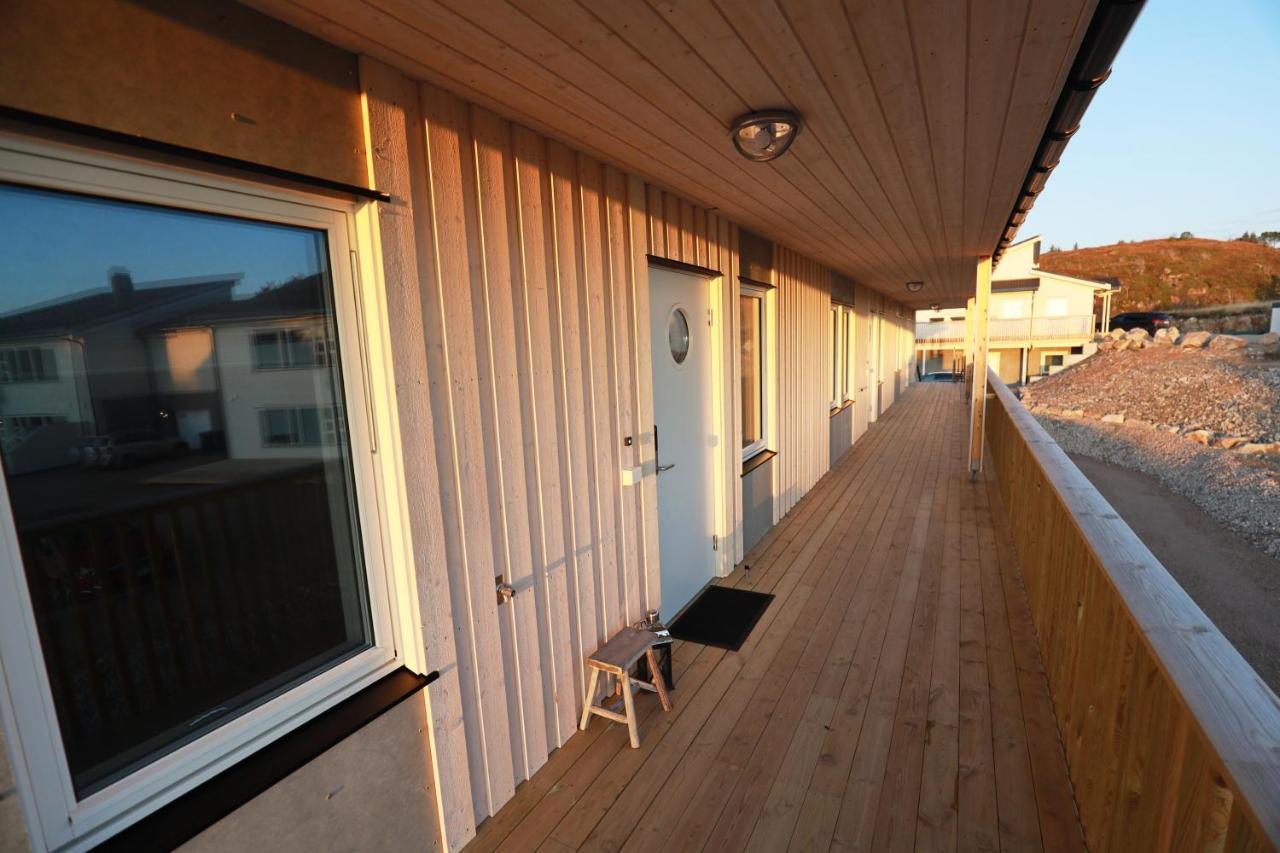 Modern Apartment With Seaview Hammarvika Bagian luar foto