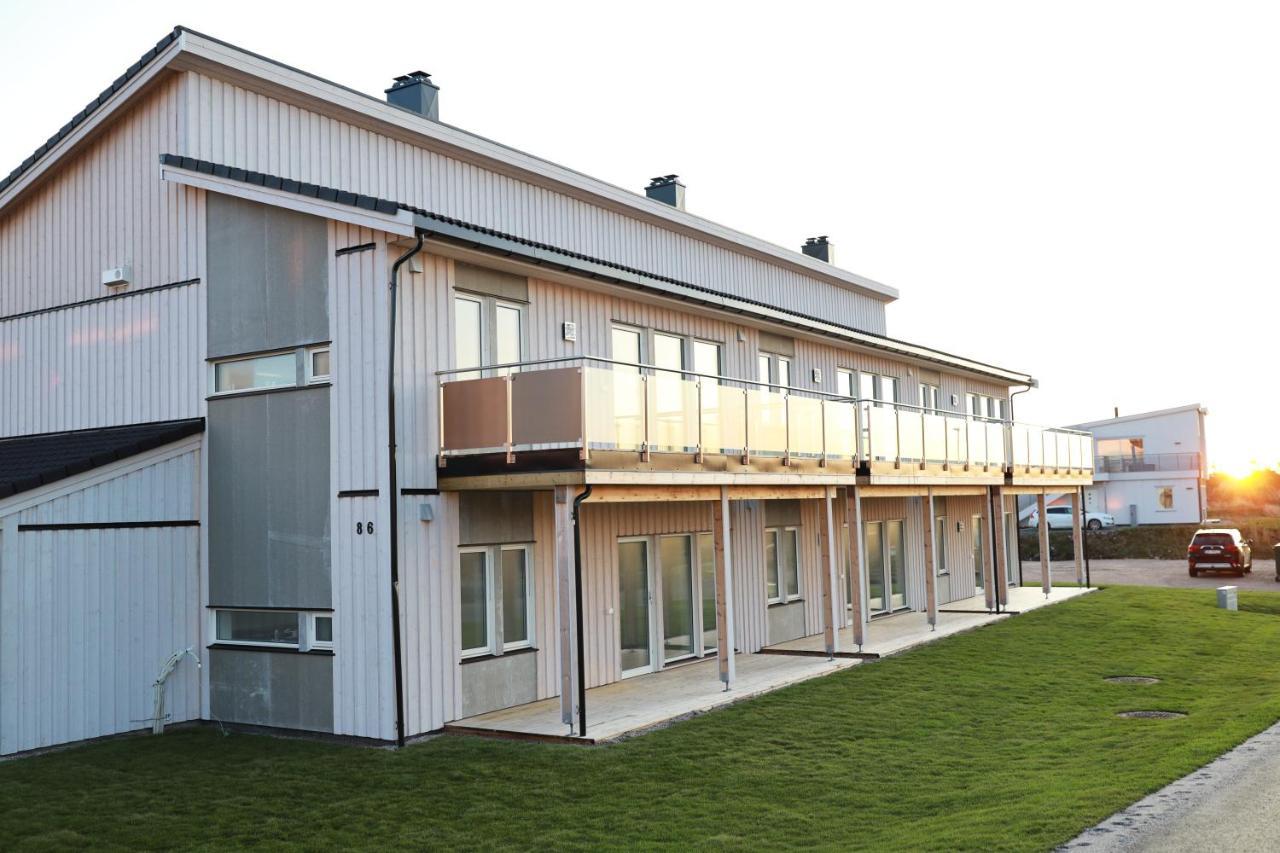 Modern Apartment With Seaview Hammarvika Bagian luar foto