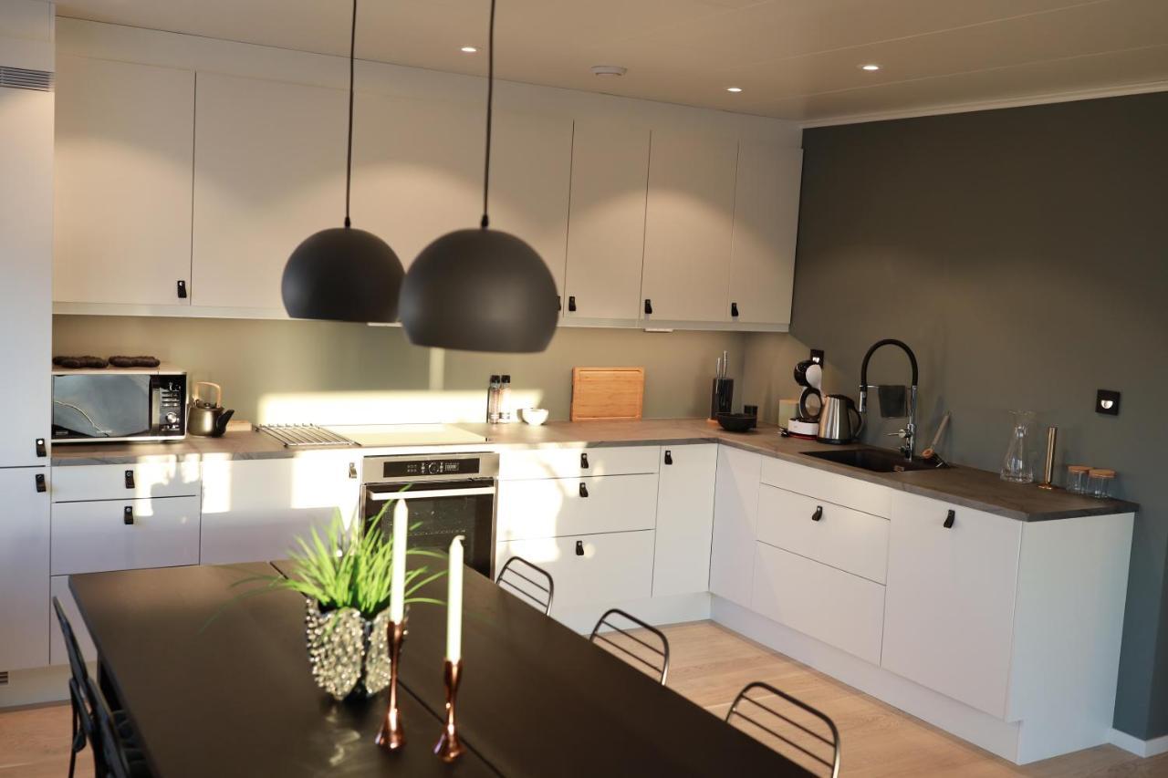 Modern Apartment With Seaview Hammarvika Bagian luar foto