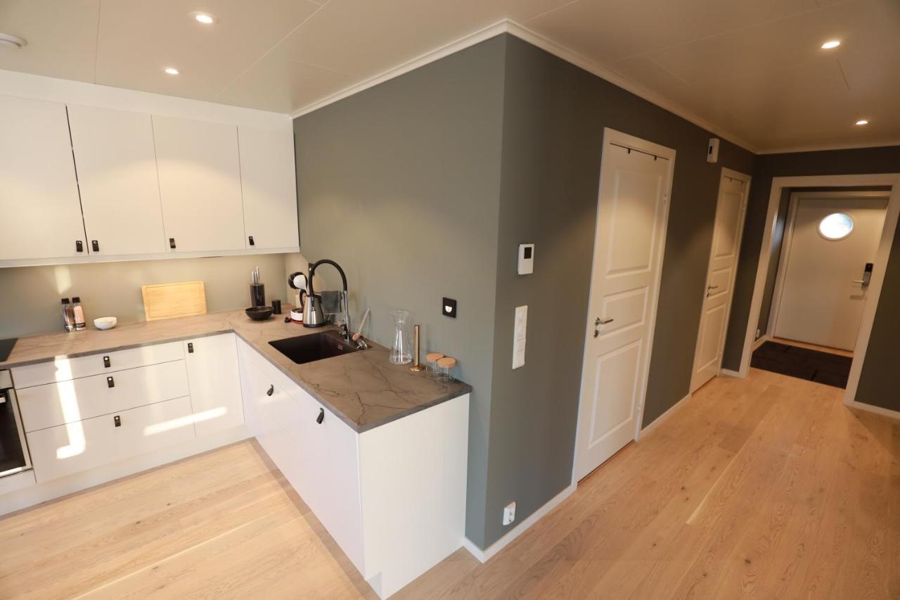 Modern Apartment With Seaview Hammarvika Bagian luar foto